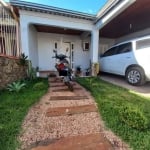 OPORTUNIDADE: Ótima casa com 2D, 2 Banheiros, 1 vaga, área de churrasqueira com banheiro completo, um excelente pátio para tomar aquele chimarrão á tardinha e uma lavanderia grande com depósito. Quart