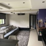 Este apartamento possui 1 quarto, com 50,68m2 de área privativa e piso laminado no living e nos quartos. Possui vaga de garagem coberta e registrada. O condomínio oferece infraestrutura excelente e lo