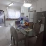 Casa a venda no Bairro Jardim Rina em Santo André, com 140m².