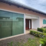 Casa térrea no Ponta Negra 2 no início do condomínio – climatizada, 3 suítes – 600m²