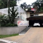 Casa de Condomínio para venda e aluguel em Granja Viana de 432.00m² com 3 Quartos, 3 Suites e 4 Garagens