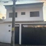 Casa para alugar em Vila Oliveira de 242.00m² com 2 Quartos, 1 Suite e 2 Garagens