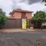 Casa para venda em Jardim Morumbi de 230.00m² com 3 Quartos, 1 Suite e 4 Garagens