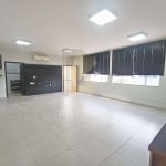 Sala Comercial para alugar em Jardim São Luiz de 43.00m² com 1 Quarto, 1 Suite e 5 Garagens