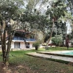 Casa para venda em Granja Viana de 184.00m² com 3 Quartos, 1 Suite e 4 Garagens