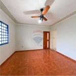 Casa para venda em Centro de 111.00m² com 3 Quartos e 2 Garagens