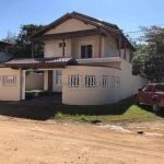 Casa para venda em Maranduba de 240.00m² com 3 Quartos, 3 Suites e 3 Garagens