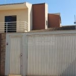 Casa para venda em Centro de 199.00m² com 3 Quartos, 1 Suite e 3 Garagens