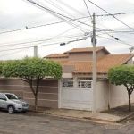 Casa para venda em Centro de 300.00m² com 2 Quartos, 1 Suite e 2 Garagens