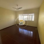 Casa para venda em Vila Bianchi de 165.00m² com 3 Quartos e 4 Garagens