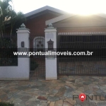 Casa para venda em Jardim Maria Izabel de 297.00m² com 3 Quartos, 1 Suite e 2 Garagens