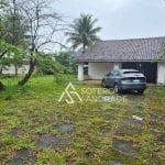 Casa com localização privilegiada na praia Massaguaçu