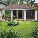 Casa com piscina dentro do condomínio Park Imperial no Massaguaçu