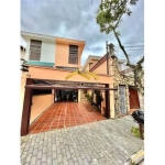 Casa à Venda com 160m², 4 dormitórios, 1 suíte e 3 vagas!!!