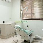 EXCELENTE SALA COMERCIAL DE 10 M² EQUIPADA E PRONTA PARA DENTISTA, LOCALIZADA NO CENTRO.