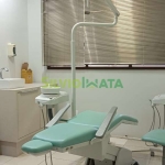 EXCELENTE SALA COMERCIAL DE 10 M² EQUIPADA E PRONTA PARA DENTISTA, LOCALIZADA NO CENTRO.