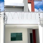 Casa residencial para Venda em Rua Publica na Mangabeira, Feira de Santana, 3 quartos, sendo 2 suítes, 1 sala, 3 banheiros, 2 vagas 170 m² área constr