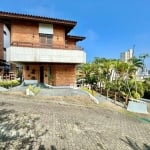 Casa com 4 quartos sendo 2 suítes à venda na Praia da Enseada - Guarujá/SP.