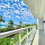 FRENTE MAR - Apartamento com 4 quartos sendo 1 suíte à venda na Praia das Pitangueiras - Guarujá/SP.