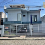 Triplex no Centro de Navegantes com 4 dormitórios