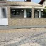 Casa com piscina,  4 dormitórios à venda, 180 m² por R$ 850.000 - Centro - Navegantes/SC