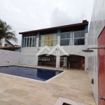 Casa com edícula e piscina em Peruíbe