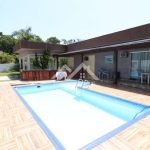 Casa com piscina em Peruíbe