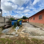 EXCELENTE LOTE COM CASA CONSTRUÍDA POSSUÍNTE DE ÓTIMA TOPOGRAFIA IDEAL EM RUA PLANA COM COMÉRCIO PRÓXIMO