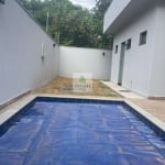 Casa com 3 su&amp;iacute;tes, closet e piscina