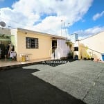 Casa com ótimo padrão de acabamento e amplo espaço de terreno no Sitio Cercado