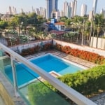 Ponta Negra: Espetacular Casa Triplex com Piscina em Terreno Arborizado de 900m²