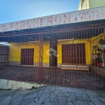 Loja e Casa comercial localizada na rua Orfanatrófio.