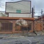 Vendo Lindo Sobrado em Cond. Fechado