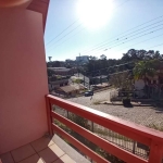 Vende-se otima  casa estilo chalé no Bairro Santo Antão