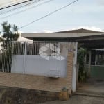 Casa com 03 quartos/dormitórios no bairro Barreiros, em São José- SC