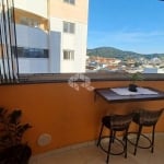 Apartamento com 2 quartos/dormitórios no bairro Real Parque, em São José- SC