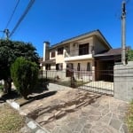 Casa 4 dormitórios, 2 pavimentos, à venda no Bairro Nossa Senhora Medianeira, Santa Maria-RS.