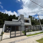 Casa com 03 quartos e pátio à venda no bairro Camobi em Santa Maria, pertinho da UFSM.