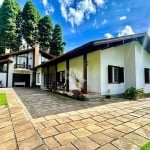 A venda casa de 3 dormitórios sendo um suíte, localizada no Jardim dos Pinheiros em Canela.