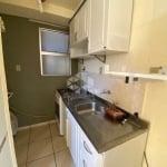 Apartamento 2 dormitórios, mobiliado, 1 banheiro, 1 vaga.