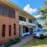 Casa sobrado com 5 dormitórios, sala de estar e jantar, aceita financiamento, no Bairro Nossa Senhora das Graças.