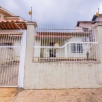 Casa térrea 2 dormitórios, 1 suíte, sala de estar com lareira, cozinha planejada , churrasqueira, piscina, Bairro Moinhos de Vento,Canoas Aceita FGTS