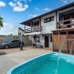 Casa Sobrado, 4 dormitórios, Suite, 3 banheiros, closet, sacada, piscina, área gourmet, amplo pátio.Localizado no bairro São José