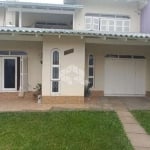 Casa/sobrado com 2 andares, 3 dormitorios e piscina