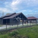 Casa dois dormitórios com piscina Sitio Recanto Paraíso