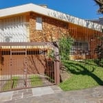 Casa de 03 dormitórios com 262m² de área privativa- Jardim Sabará