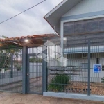 Casa em condomínio com 3 dormitórios e 2 vagas no bairro Vila Nova.