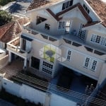 Casa com 4 Quartos e 6 Banheiros  em Santa Felicidade