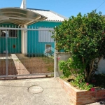 Casa de Alvenaria com três dormitórios e Suíte no bairro Belém Novo.