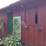 SITIO de  1000m2, Casa  construída com 2  dormitórios, sala ,cozinha e banheiro.